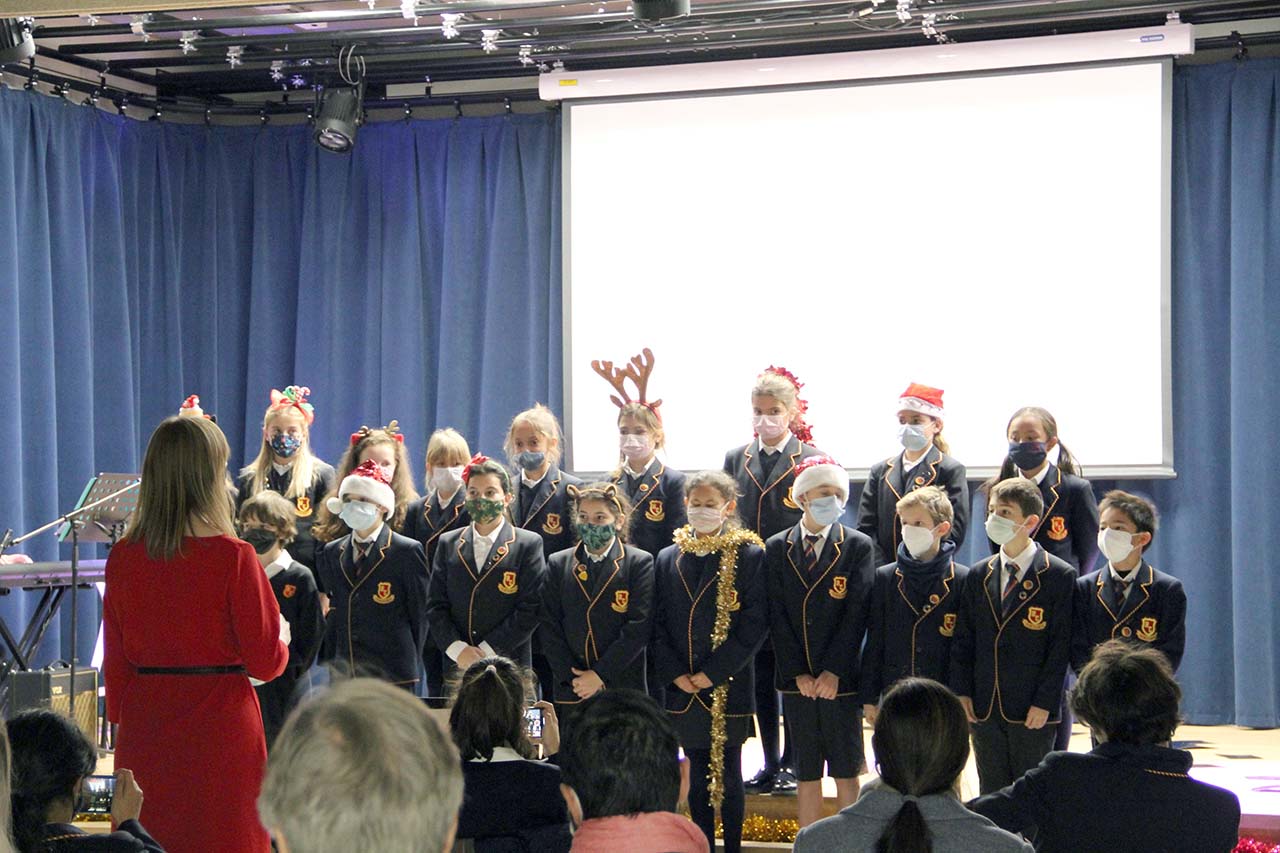 21st dec 10 - Christmas Fun Brings the Whole School Together