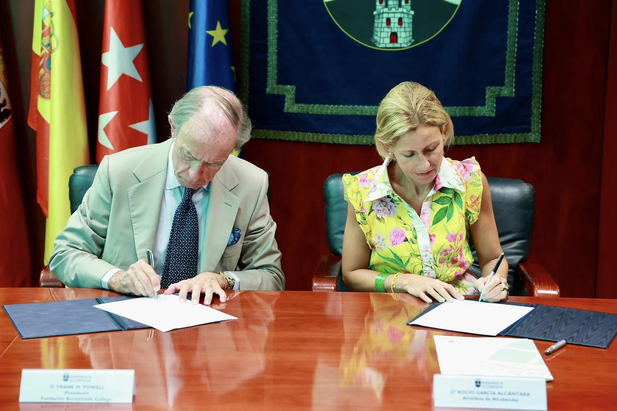 Firma Ayto 1 - Runnymede College Foundation and Ayuntamiento Alcobendas Partnership