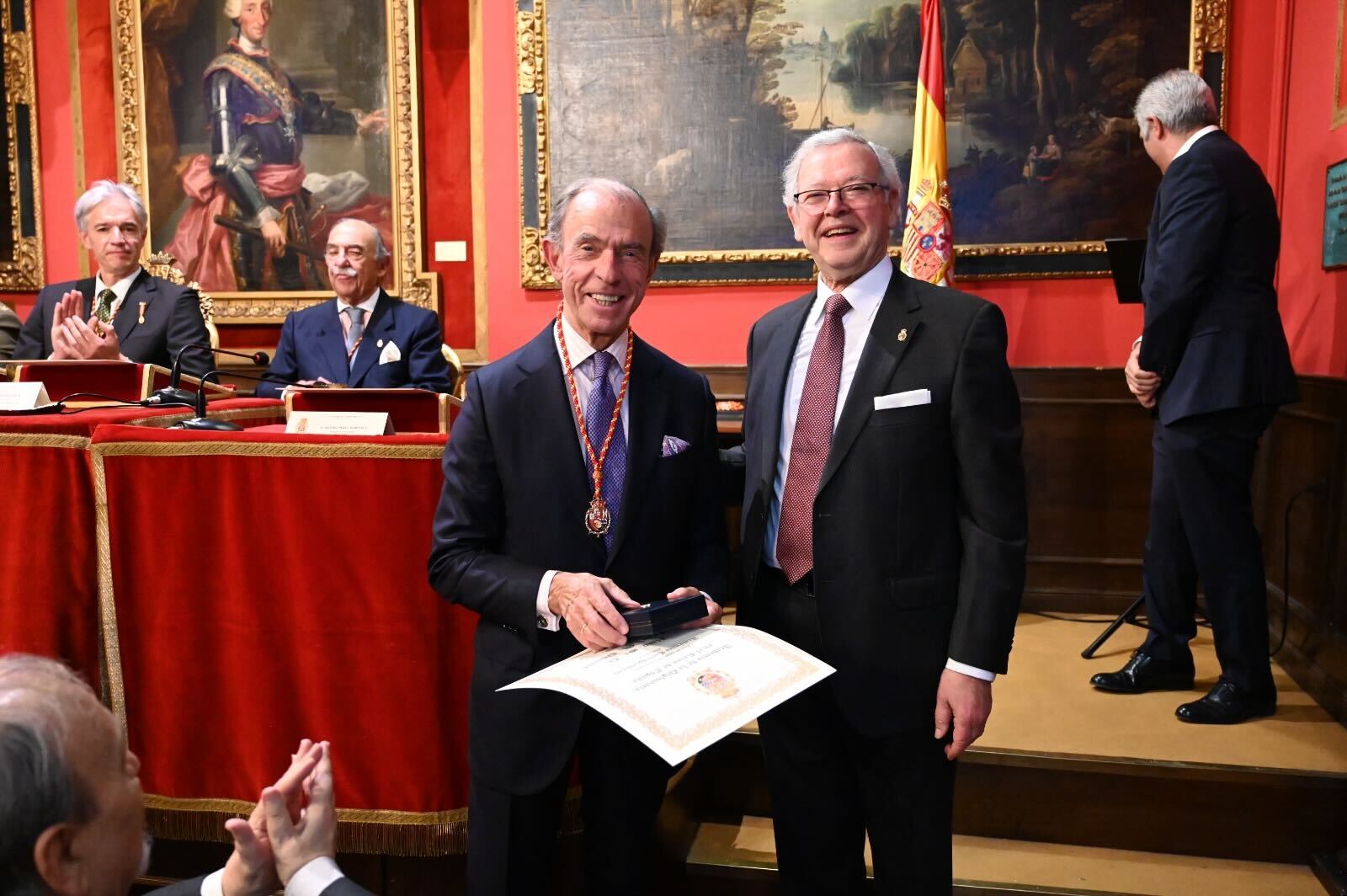 497c5b00 504a 42f9 88d7 f4890115fffe - Headmaster made Acad&eacute;mico Correspondiente